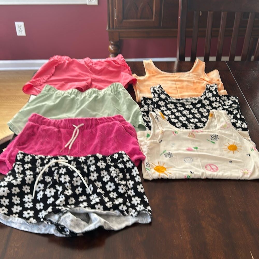 Old Navy Girls Size L summer bundle-tanks and shorts!
